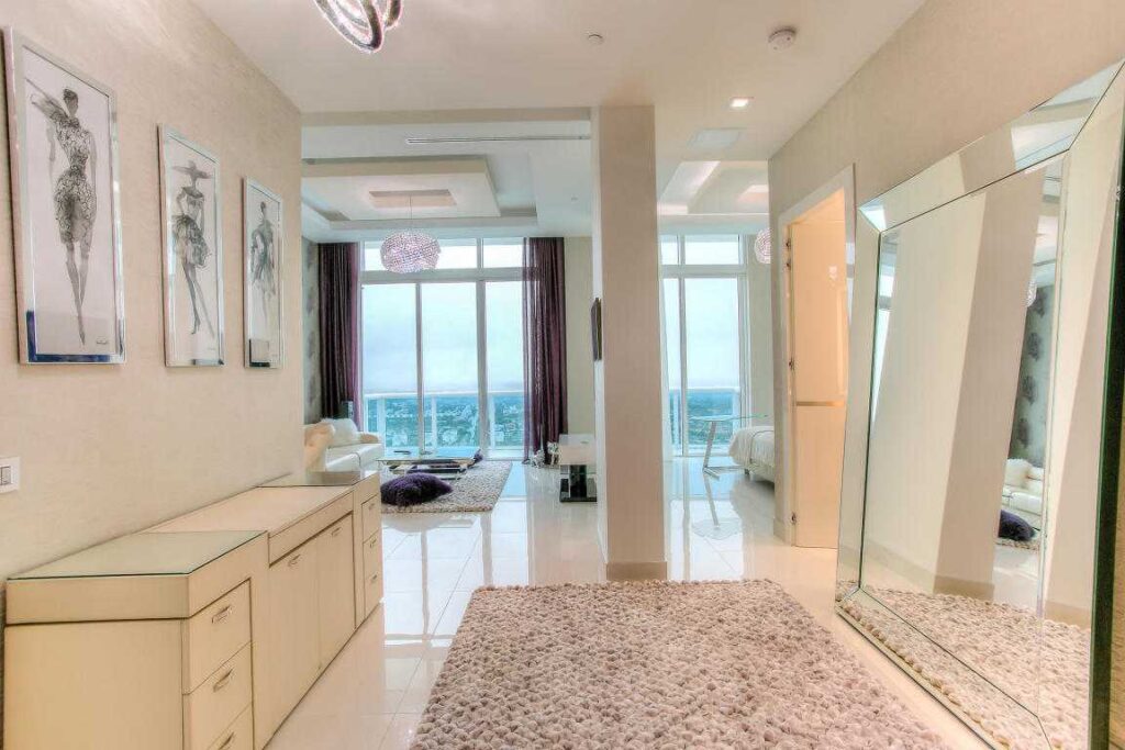 Interior Designer in Coconut Grove, FL